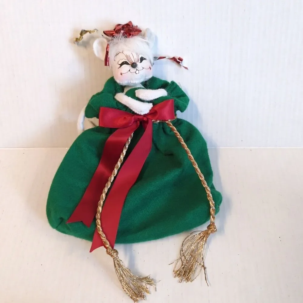 Annalee Christmas Girl Mouse In Santa's Sack Bag Velour Green 2009 Bow